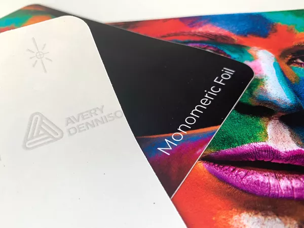 Self -adhesive monomeric foil, colorless flash, Oracal 3164 - UV printing 1 white, cutting into the format