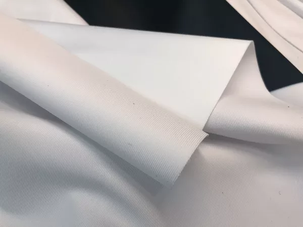 Tissu polyester satin - impression sublimation, coupe