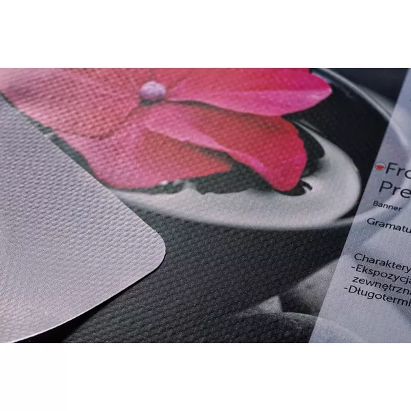 Bannière FrontLit 450 - Impression UV, soudure, œillets 10 tous les 50 cm