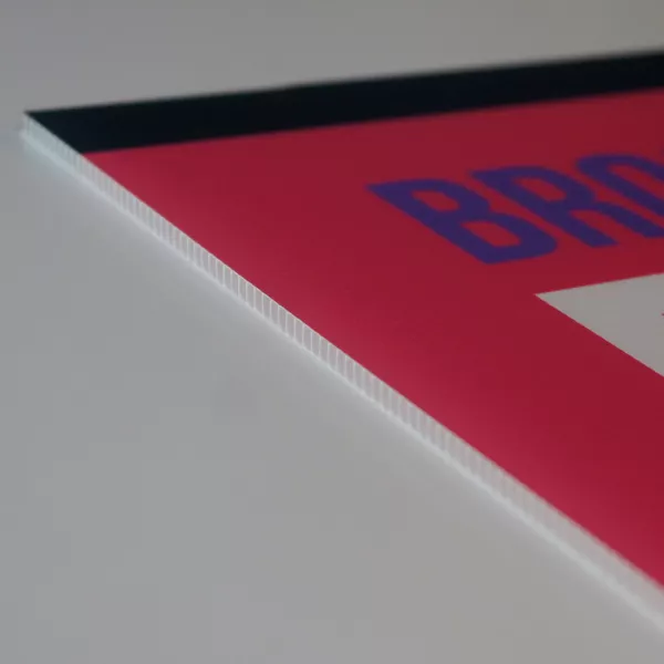 Polipropylen kanalikowy 3mm, druk UV - cięcie do formatu