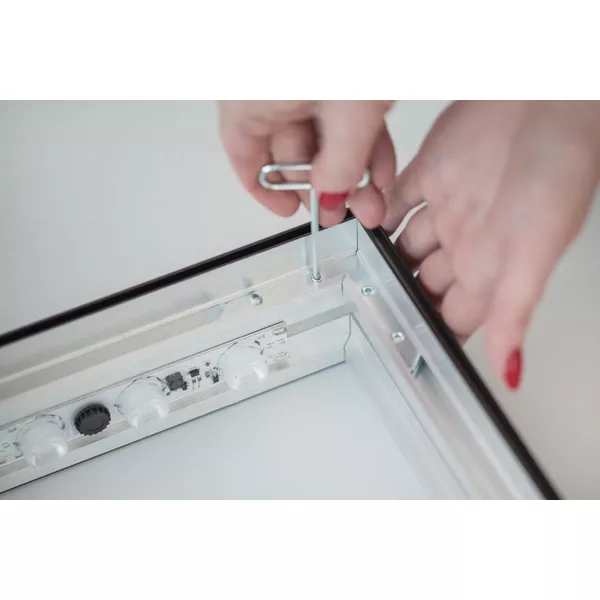 100x100cm - ścienna rama S100D podświetlenie krawędziowe LED, profil srebrny