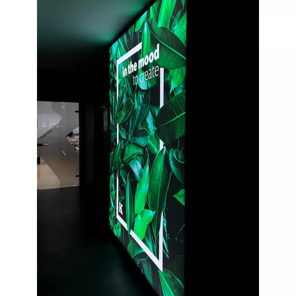 100x100cm - ścienna rama S150D podświetlenie krawędziowe LED, profil srebrny