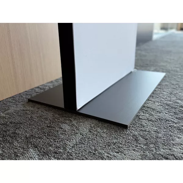 100x100cm - stojąca rama S100D, podświetlenie krawędziowe LED, stopa Mono HPL, profil srebrny
