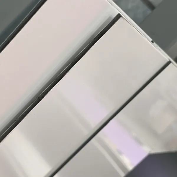 Dibond biało-surowy 3mm, druk UV folia + laminat polimerowy błysk - cięcie do formatu